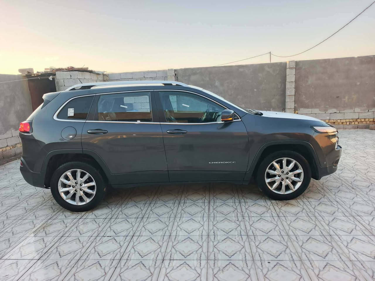 السلام عليكم
جيب بزون موديل 2016رقم ذي قار حره باسمي تحويل شوكت ماتريد وارد امريكي حادثها بنيد تبديل ومقدمه الجاملغات صبغ بسيط والباقي كفاله ضربه وتبديل وصبغ وفتح وبارد سياره حلوه وجاهزه مكينه 4سلندر شرط مامفتوحه كير ومحرك وتبريد وحداديه كفاله السياره فول مواصفات 1/1 فتحتين وبصمه ابواب واشاره ترحيب وجنطه ذكيه وشاشه كبيره وكامره دواره وتثبيت سرعه وتبريد قطعتين وكشنات جلد كهربائيه  وتحديد مسار ودسك امامي وخلفي ماشيه 86 السياره مامتعوبه مال موظف مكاني ناصريه السعر 113.  للاستفسار علئ الرقم ***********
