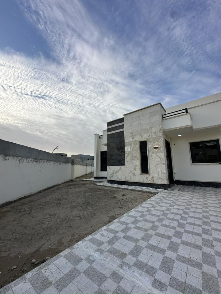 دار صفر للايجار   ( القرية الهولنديه )
ال 100 دار
مساحة 400 متر 
3 غرف نوم+ هول + ستقبال  + مطبخ  

؛ الاستفسار  اتصال ع 
***********
