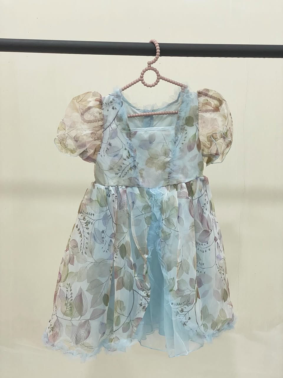 السلام عليكم 
مجموعة فساتين العيد 
💫✨💖

تفاصيل القطع مكتوبه بقناة التلي 
https://t.me/hz_s_tore

التواصل رقم الواتساب : ***********

حساب الانستا: hz_s_tore

سعر كل الفساتين على 8 الف
