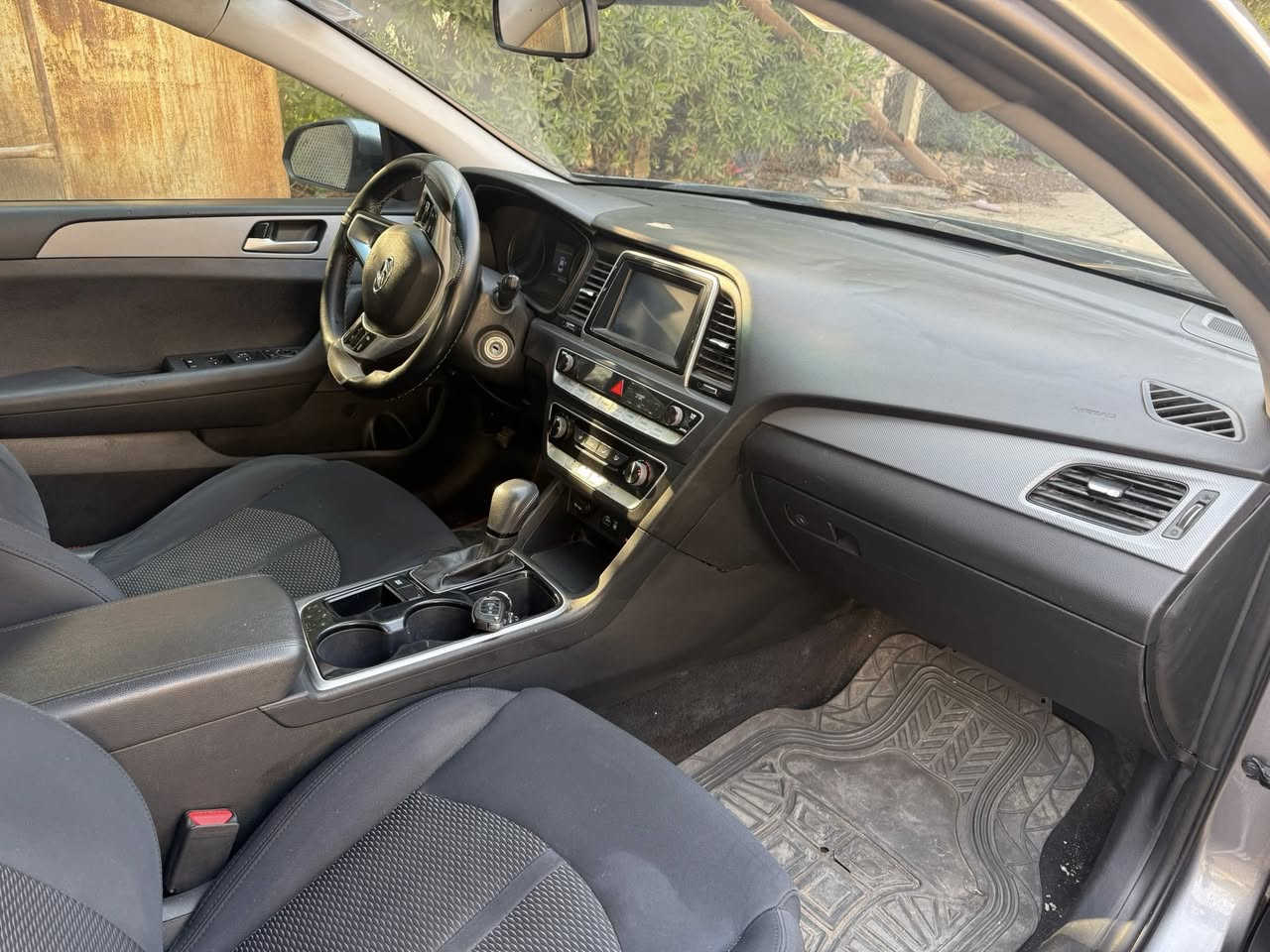 السلام عليكم سوناتا مديل 2019 وارد أمريكي حادث بسيط ليبل واحد ما عدا البنيد أربع قطع رش بدون دواخل مكفوله لغد شاصي حوض تكم كله مكفولات مكينه و كير خير من الله صدر امامي خلفي جديد تبريد تدفئه شغال ماشيه 107 رقم بغداد الإنكليزي تحويل مباشر السعر 114 قفل بيع سريع مكان السياره بغداد ***********  صور الحادث مرفقه
