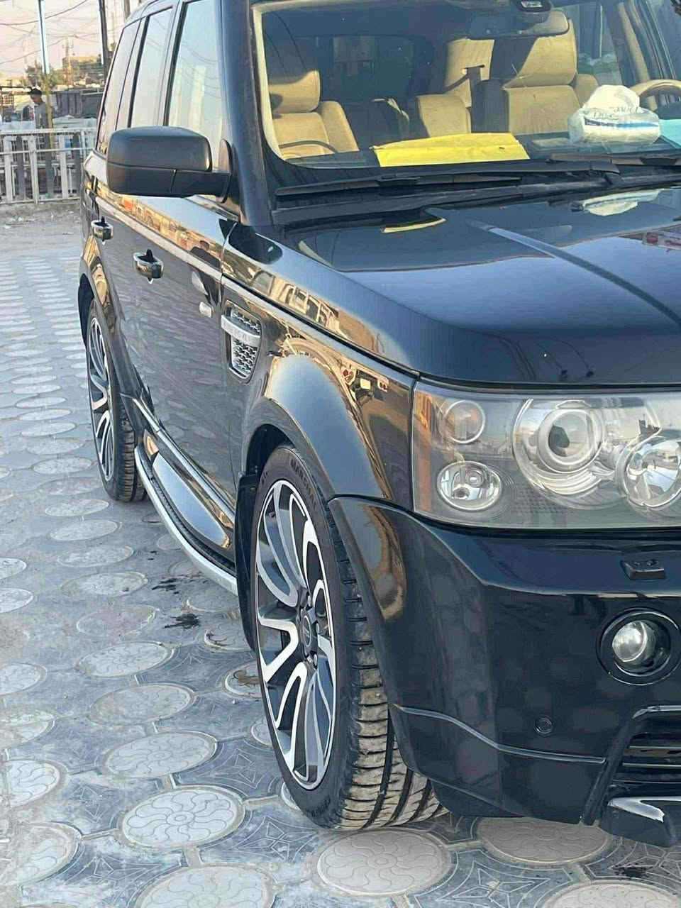 سلام عليكم الي عنده جي كلاس محدثه ويريد يراوس ينزلها بتعليق ويذكر السعر ويكون مناسب اويدزها خاص واني عندي رانج موديل 2009 وقبل كم شهر كملت معاملة مال الكمرك وعدد المحاور ثاني يوم تحويل بتحويل


**إذا كنت صاحب هذا الإعلان وتريد حذفه لأي سبب، رجاءا أرسل رسالة إلى الدعم الفني**