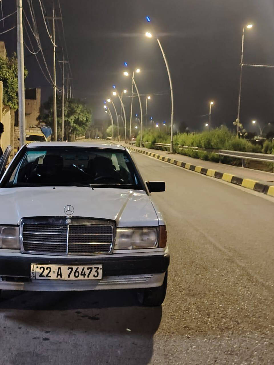 السلام عليكم سياره مارسدس للبيع حجم 190موديل 92 سياره ابلديه رقم اربيل سنويه جديده بيه صبغ حزام فقط السعر 50ورقه وبيه مجال قليل ***********
