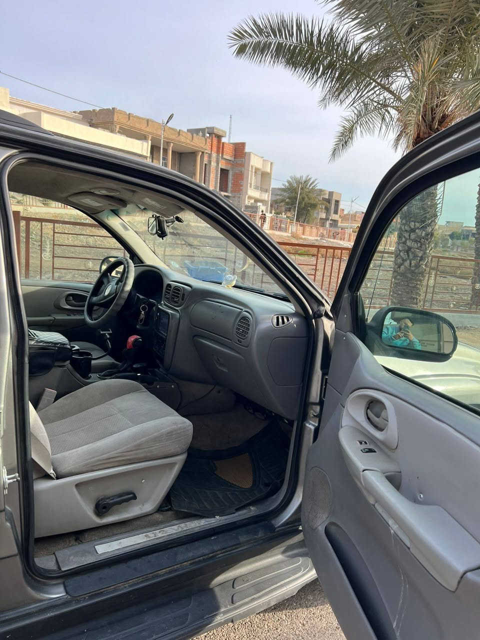 للبيع بلايزر موديل2008 السياره رقم ديالى  لحد 2028  سنويه تصقط  مكينه كير جديد شاده حداديه مضبوطه السياره ماتصرف عليه ربع ومكفوله من الضربه  بس بيها رش بدون دواخل جه السايق والباقي مكفول محرك ابيض كهربية كله شغله سياره جاهزه من كلشي شاشه سستم سماعات كامره امامي خلفي
منظومه غاز جديد شاده
مكان ديالى جلولاء 
سعر 100
استفسار ***********
