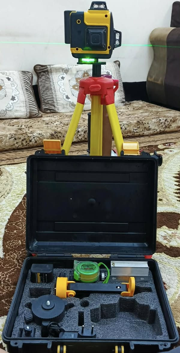 السلام عليكم
كبان ليزر خط اخضر كامل ملحقات تريد ستان وياه او بلا ستاند 
مكاني بغداد حي الجهاد ***********سعره بدون  ستاند ٤٥ويه استاند ٦٠قفل من اخير مستعمل مره وحده جديد والله
