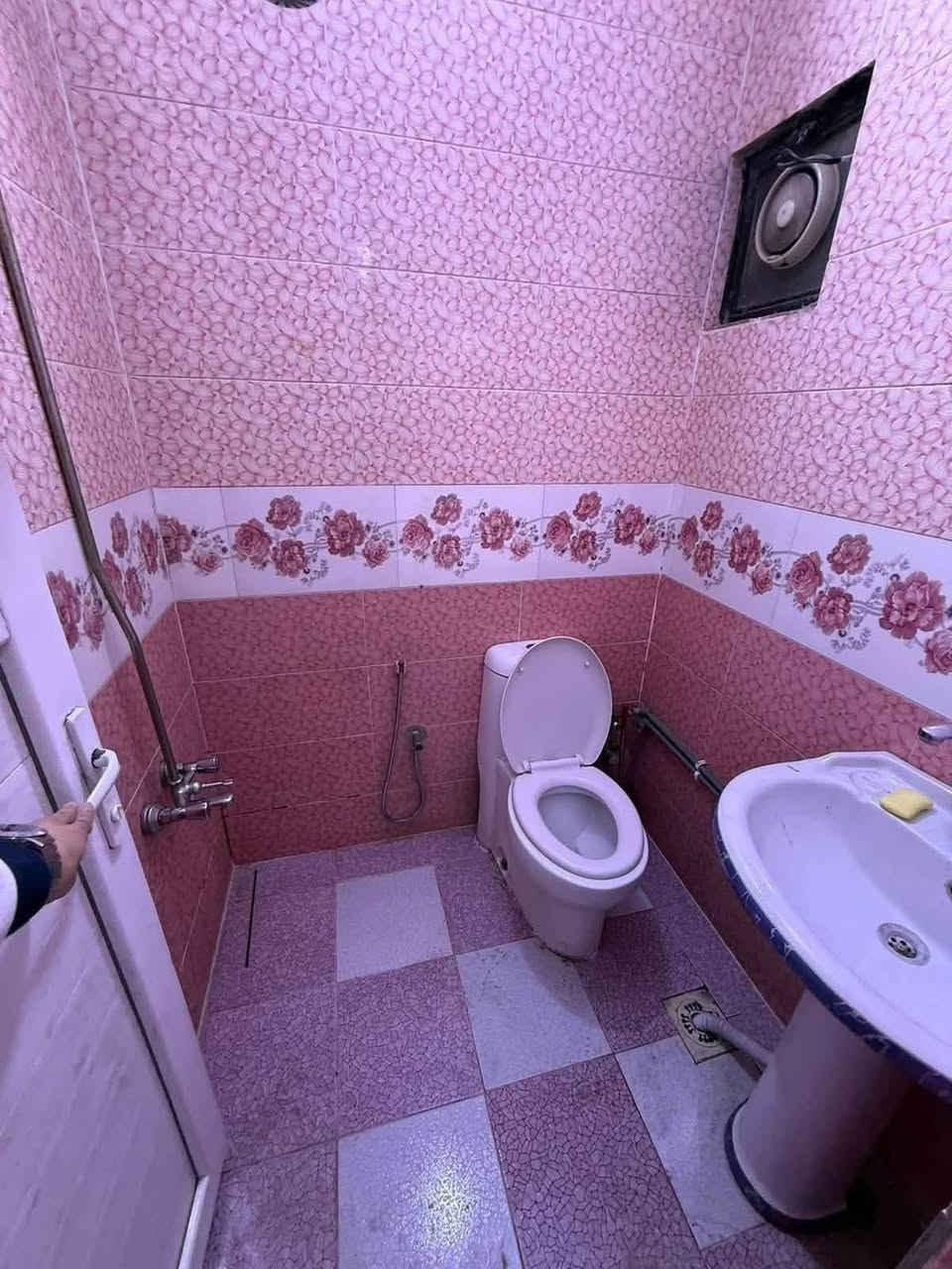 للإيجار في السيدية 🏡
🔹 مشتمل طابق أول فوق الأرضي

مواصفات العقار:
✅ غرفة نوم
✅ صالة
✅ مطبخ
✅ خدمات صحية

💰 بدل الإيجار: 550 ألف دينار شهرياً

📞 للاستفسار والاتصال:
***********

مكتب حلم عقاري
