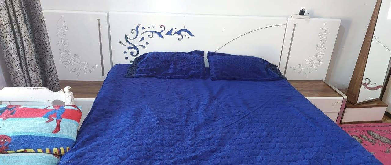 السلام عليكم ورحمة الله وبركاته..
غرفة تركية نوع كاردينيا سلايد نظيفة ٧ قطع  السعر ٦٠٠ الف .. الغزالية *********** واتس اب
