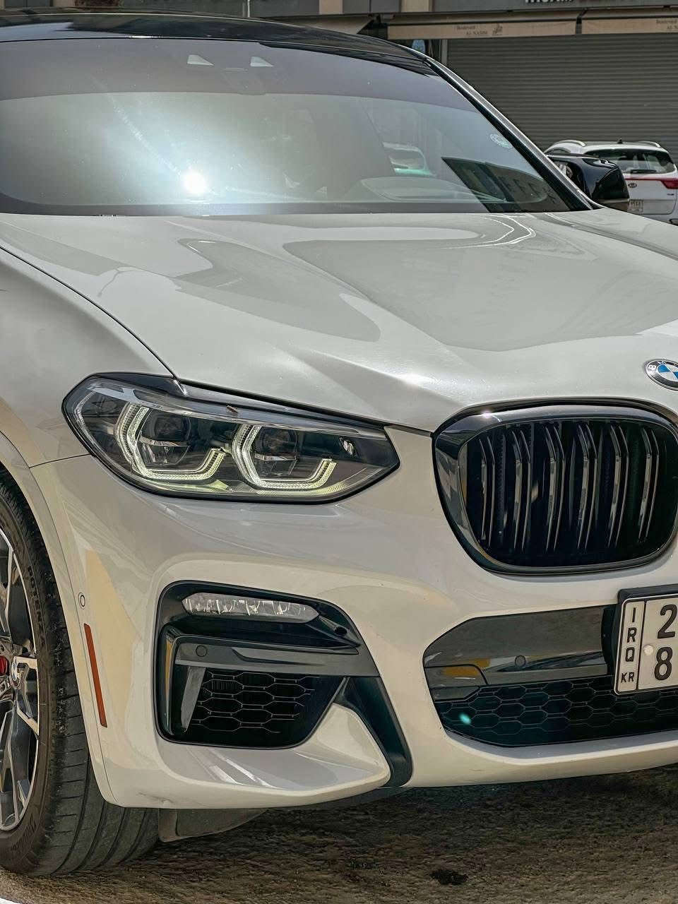 السلام عليكم للبيع او المراوس
BMW X4 M40i - 2021 
مواصفات M-Performance | جداً نظيفة
• كلين تايتل (بدون صبغ، بدون إيرباك، مكفولة من التكحيل).
• المحرك: B58 ستة سلندر 3000 تون بور تيربو
• الممشى: 61,000 ميل فقط.
• المواصفات: داخل أحمر كاربون فايبر كامل، كاميرات 360، داتا شو، نظام صوت Harman Kardon، قيادة شبه ذاتية.
• التحديث: شكل خارجي M كامل (قطع أصلية) + عدادات X4M.
• الصيانة: عليها ادامة بالكامل (دهن، فلاتر، باتري، دسكات) كلشي جديد وأصلي.
✅ السيارة بحالة الوكالة - جاهزة من كلشي

📍 الموقع: بغداد - حي الجهاد.
📑 الأوراق: رقم أربيل (بإسمي) تحويل ثاني يوم.
📞 للتواصل: ***********
