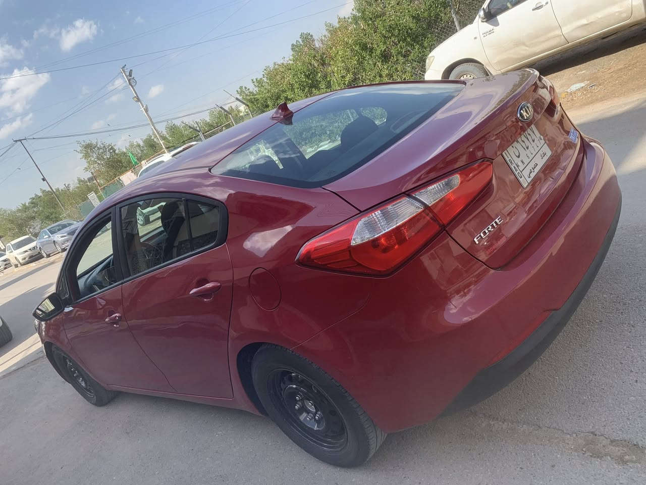 سلام عليكم فورتي 2016 حادث جاملغ فقط صور الحادث بلمنشور لغد وشواصي مكفولات محرك 1800 دوش 
كير مكينه تبريد صدر بشرط.. مامفتوح 
منضومه زنون + شاشه وكامره + دوشمه ارضيات 
تخم تاير جديد وترايها شرط زيرو 
بيها بلعراق شخط بلباب الخلفي وجاملغ ونصبغن بدون دواخل رش فقط بدون ضربه 
سعرها 112$ وبيها مجال للشراي اتصل وتدلل 
مكاني بغداد البلديات 
وهذه رقمي ***********
