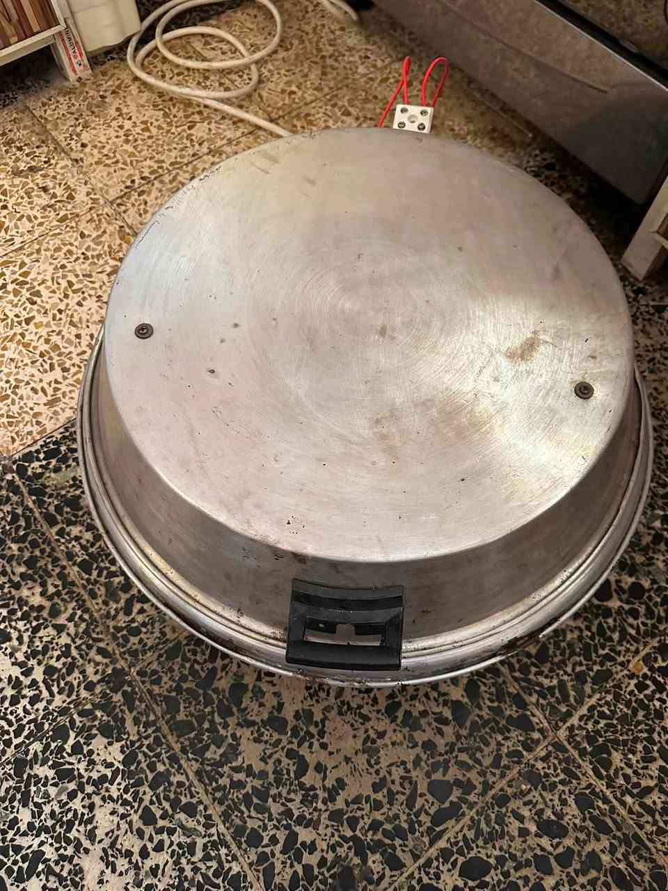 السلام عليكم
1-تنور كهربائي للبيع 
2-شرط الشغل حيل نضيف 
3-استخدام شي قليل 
4-السعر 45وبي مجال 
5-الرقم***********
