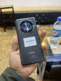 هونر ٩ • نضيف • لزقة مكسورة