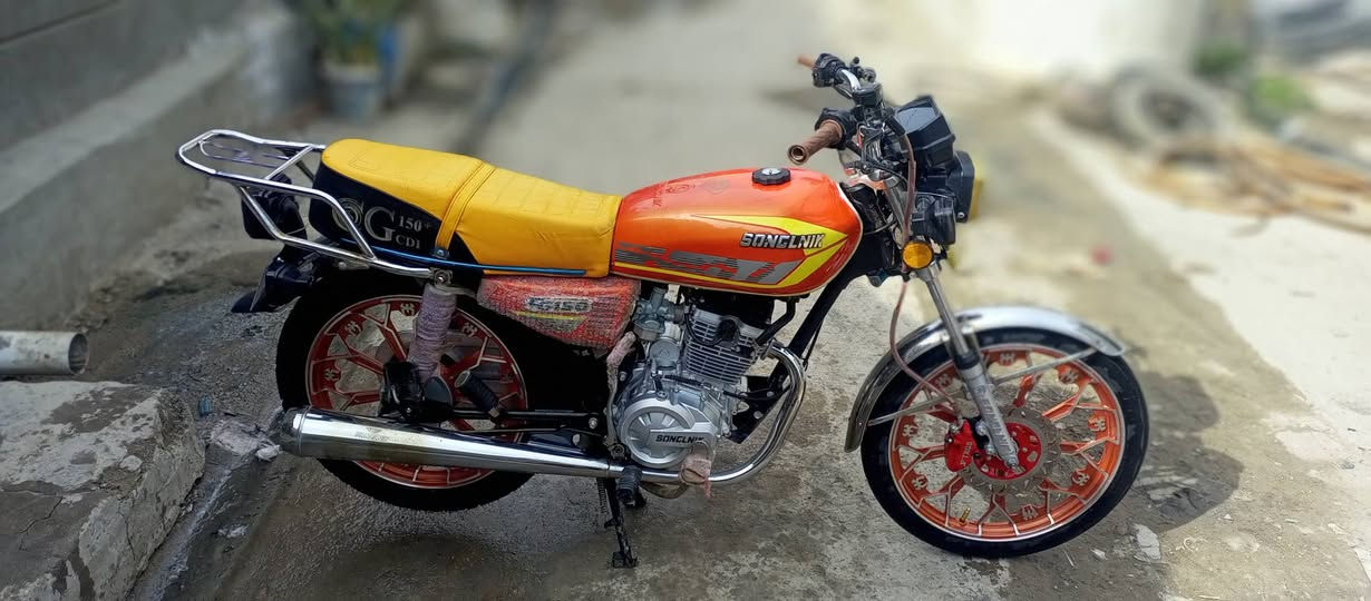 السلام عليكم سيفان للبيع موديل 25 مكينه 200أوراق سكنر مكفوله مكينه اوراق السعر 775وبيه مجال كلش قليل مكاني بل  القاسم  شراي خابرني وتشلع عيوني ‏‪***********‬‏
