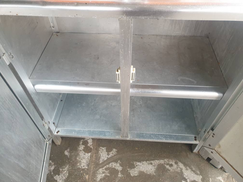 كاونتر مترين ونص كلش نضيف بيع ومراوس ١٧٥ وبي مجال استفسار اكثر خاص او *********** عمارة, ميسان
