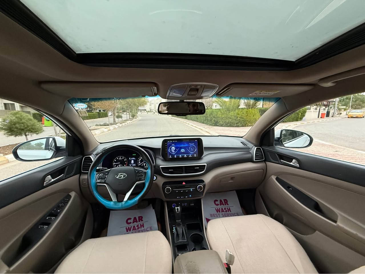 سلام عليكم 
توسان خليجي موديل 2019 
فول موصفات 
بصمه بانوراما 
كشن جلد + كهرباء 
تبريد قطعتين 
شحن لاسلكي 
كامرا + حساس امامي حساس  خلفي 
بعد بي اهواي موصفات 
ماشي 120 الف 
كير محرك بشرط 
تخم تاير صدر كله جديد 
سيارا  بدون صبغ بي بارد موجود السونار ويا المنشور 
سعر 195 بي مجال 
مكاني ديالى خانقين 
*********** خناقين, ديالى
