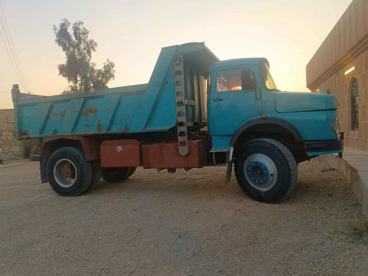 للبيع مسجله قلاب محرك نضيف رقم ديالى ***********
