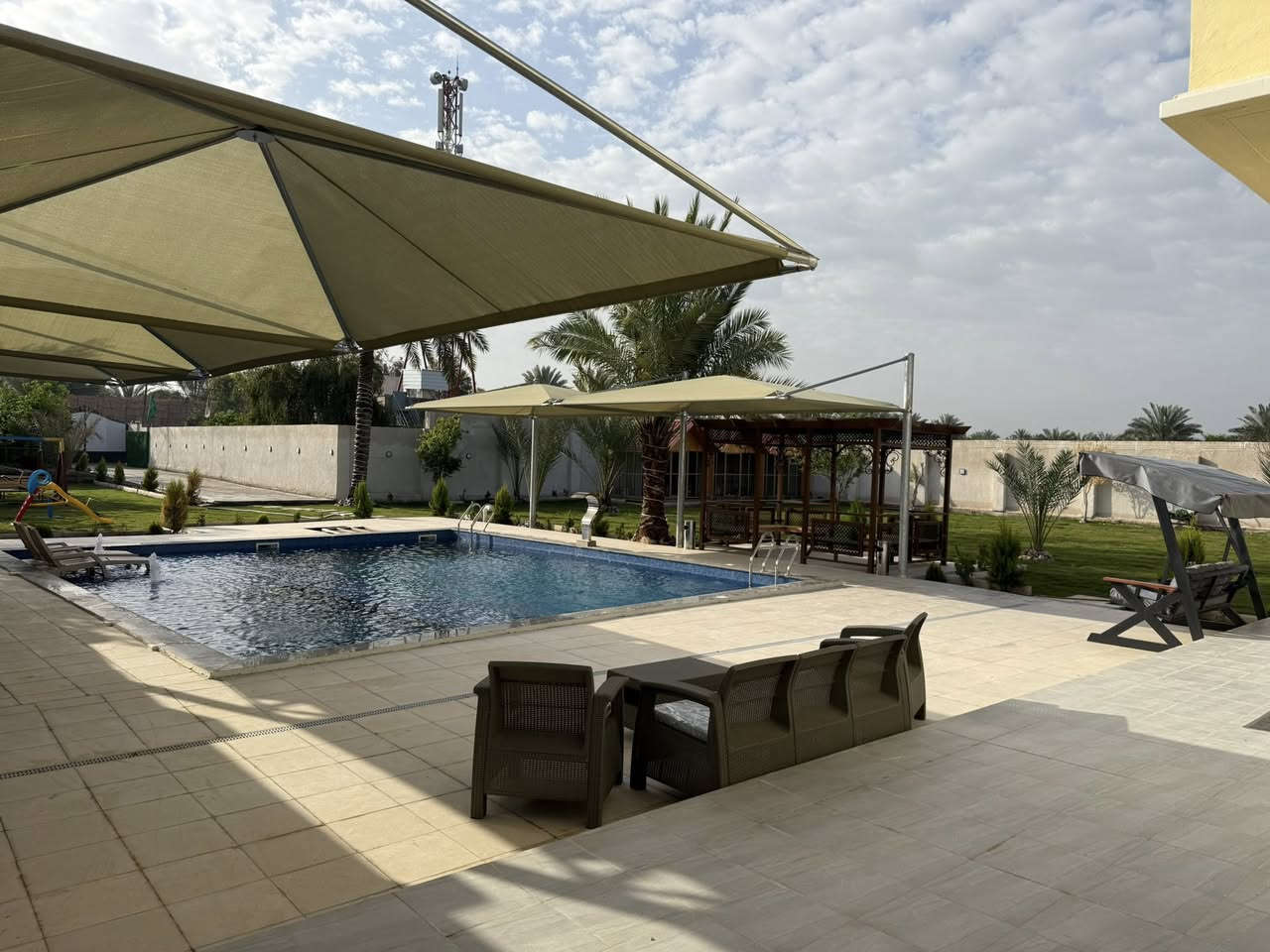 اهلاً وسهلاً بكم  
تم بعون الله افتتاح مزرعة درر المدائن
📍 الموقع: المدائن – سلمان باك – منطقة الوردية

📞 للحجز والاستفسار واتساب اتصال او مراسلة الصفحه 
***********
***********
