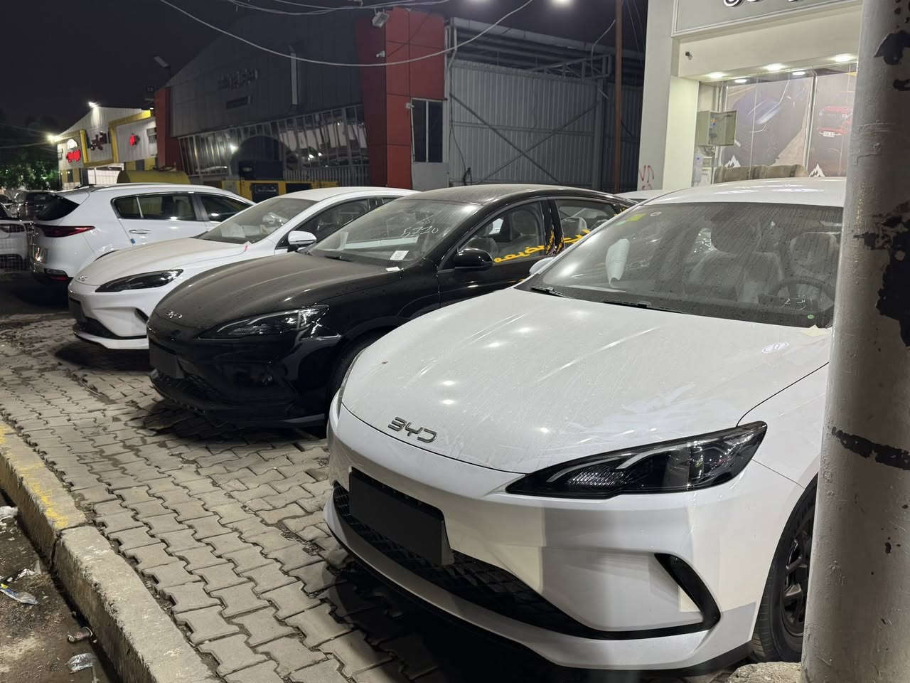 السلام

 عليكم يتوفر جميع انواع بي واي دي 

سيل 05 نص مواصفات     سعر 17600 

سيل 05 فول مواصفات 13 كامره سعره 21 500

سيل 05 ويل كب كروب سعر    18 مليون 

دسترويل لون رصاصي سعر.   17800

جن بلاص لون ابيض وداخل ابيض  سعر. 17400

جن بلاص لون ابيض وداخل زيتوني سعر 17 300

سنوك بلاص العاليه فول مواصفات سعر 28600

عنوان بغداد معارض الكريعات معرض جبل عرفه

ملاحضه جميع السيارات غراضه كامله كاعيات كارت شاحنه فوم كل الغراض كامله 

الاستفسار ***********
