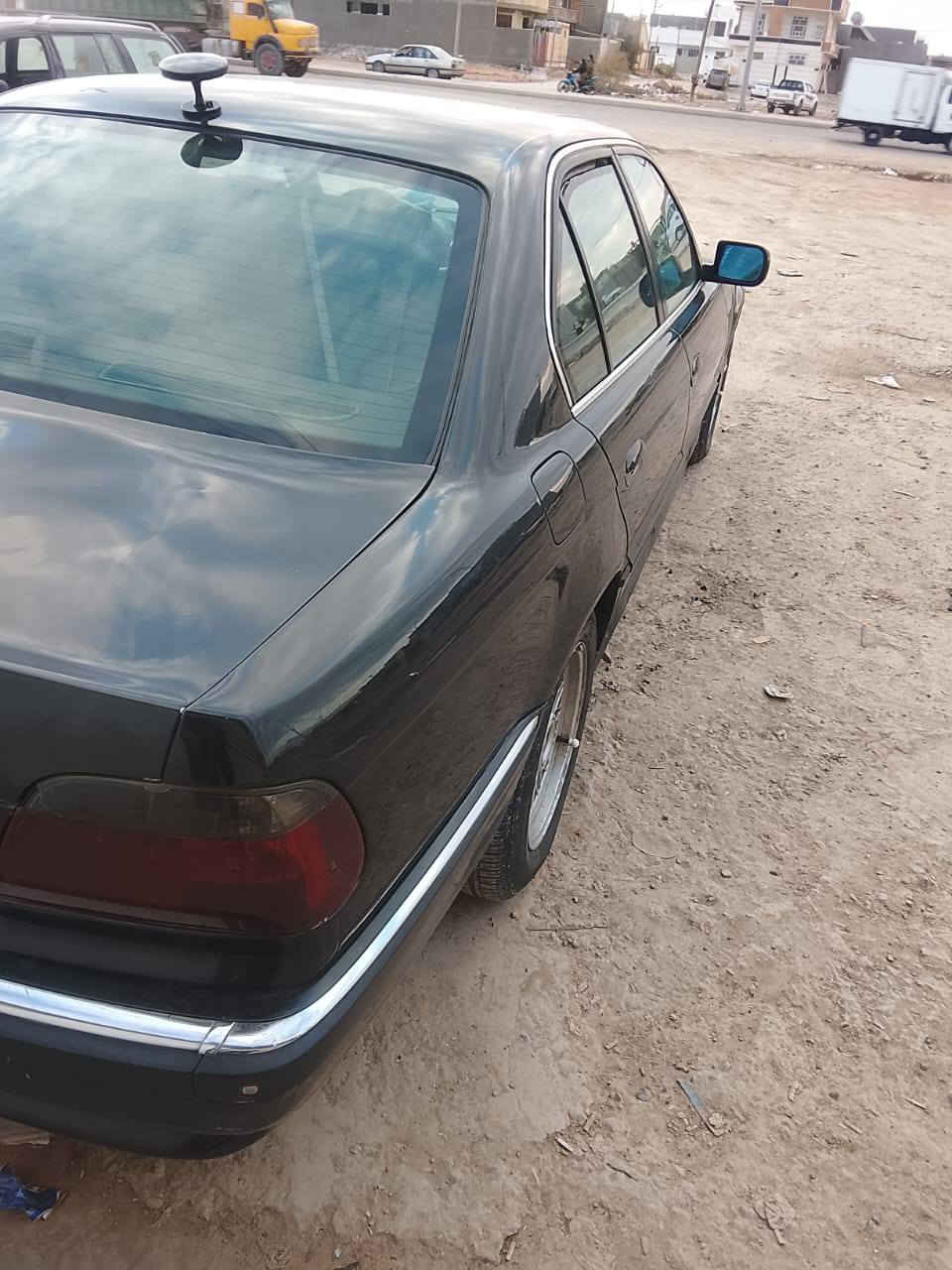 سلام عليكم سياره بم لبيع صدر جديج ومحرك وكير جديج تخم تاير جديد صبغ جماليه سعر 65وبيه مجال ***********
