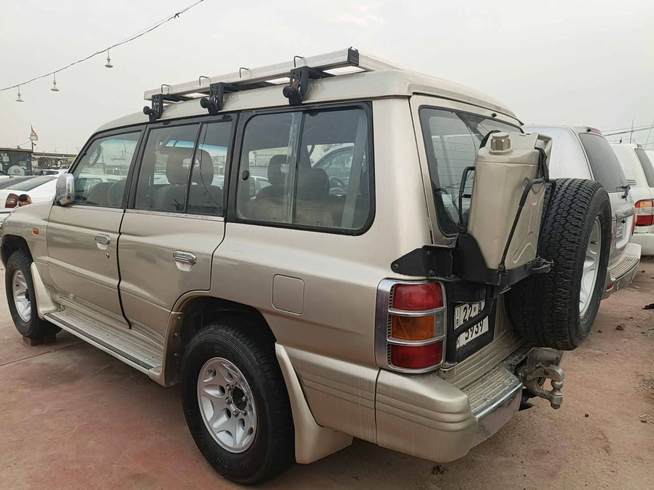 باجيرؤمؤديل 2000سياره يه كى زؤر جوانه كيرومه كينه ى به شه رته كيرى تؤماتيكه ده بل اكسله جام كاره بايه ره قم اسليه مكينه ى شه ش بستؤنه 3000له سه ره ته بريده عيزام بوايه غه لؤجوانى بى ليدران تعول به شه رته سعر 83$::***********شوين هه ولير أربيل, العراق
