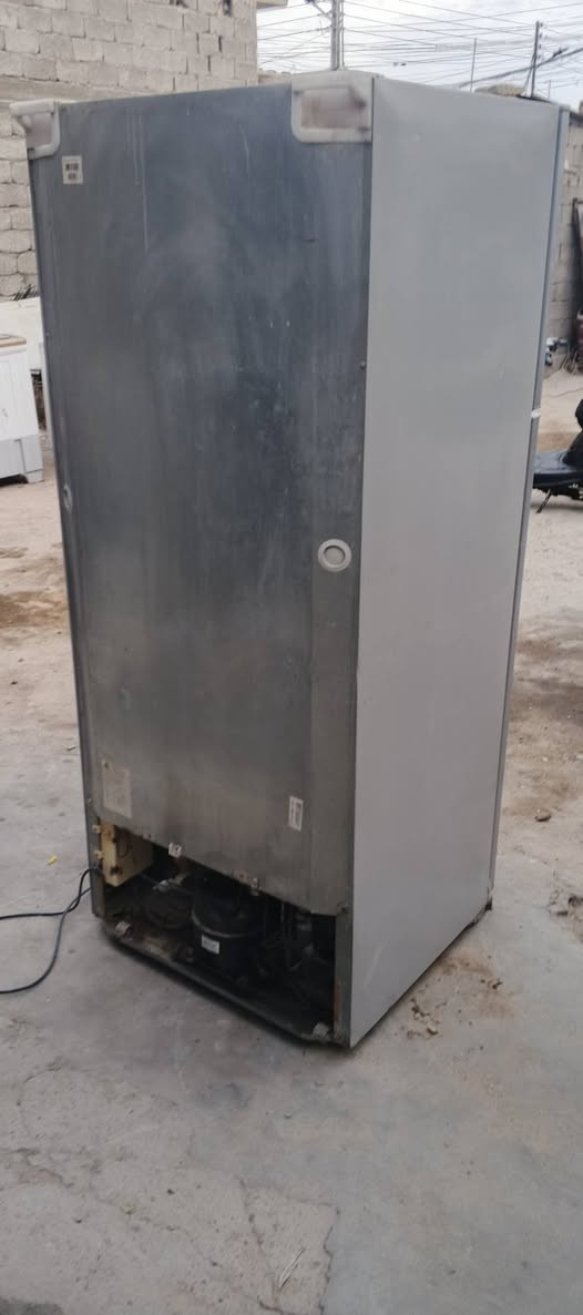 للبيع ثلاجة
24 قدم 

نوع توشيبا 

شرط التبريد فول  بخاخ 
ثلاجة جديده ما بيه اي خياس 

مكاني البصرة شارع القائد 

السعر 250 الف    📞***********
