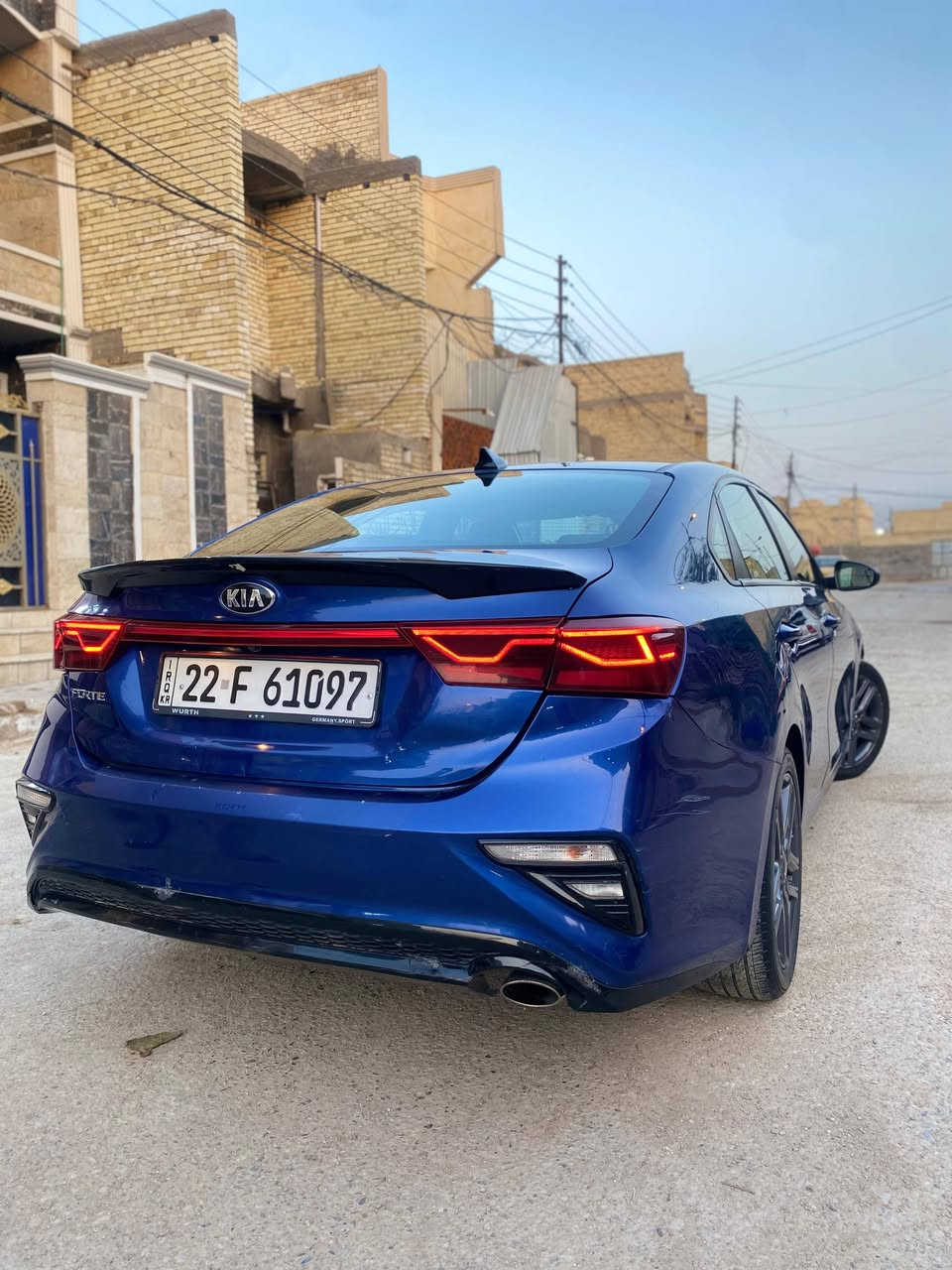 السلام عليكم للبيع 
كيا فورتي 2019 فئه S ماشيه 113mi وارد امريكي حادثهه بس دعاميه اماميه بدون ايرباك وبدون دواخل صور الحادث مرفقه بل منشور السياره فول عده البصمه فتحه شاشه جبيره كامره خلفيه دواره كير ثلاث وضعيات كير 7 نمر تحكمات ستيرن جهتين مثبت سرعه تحديد مسار  رادار امامي ورادار خلفي توقف ذاتي مكينه 2000 دوش مكينه وكير مكفولات حداديتهه جديده تبريد ثلج ❄️ تخم تاير جديد ويل كب السياره كلهه ليبل واحد غرفتهه جديده رقم اربيل الدولي وبسمنه تحويل مباشر مكان السياره بغداد قرب حي اور 
السعر خاص او واتساب 
الاستفسار ***********سجاد
