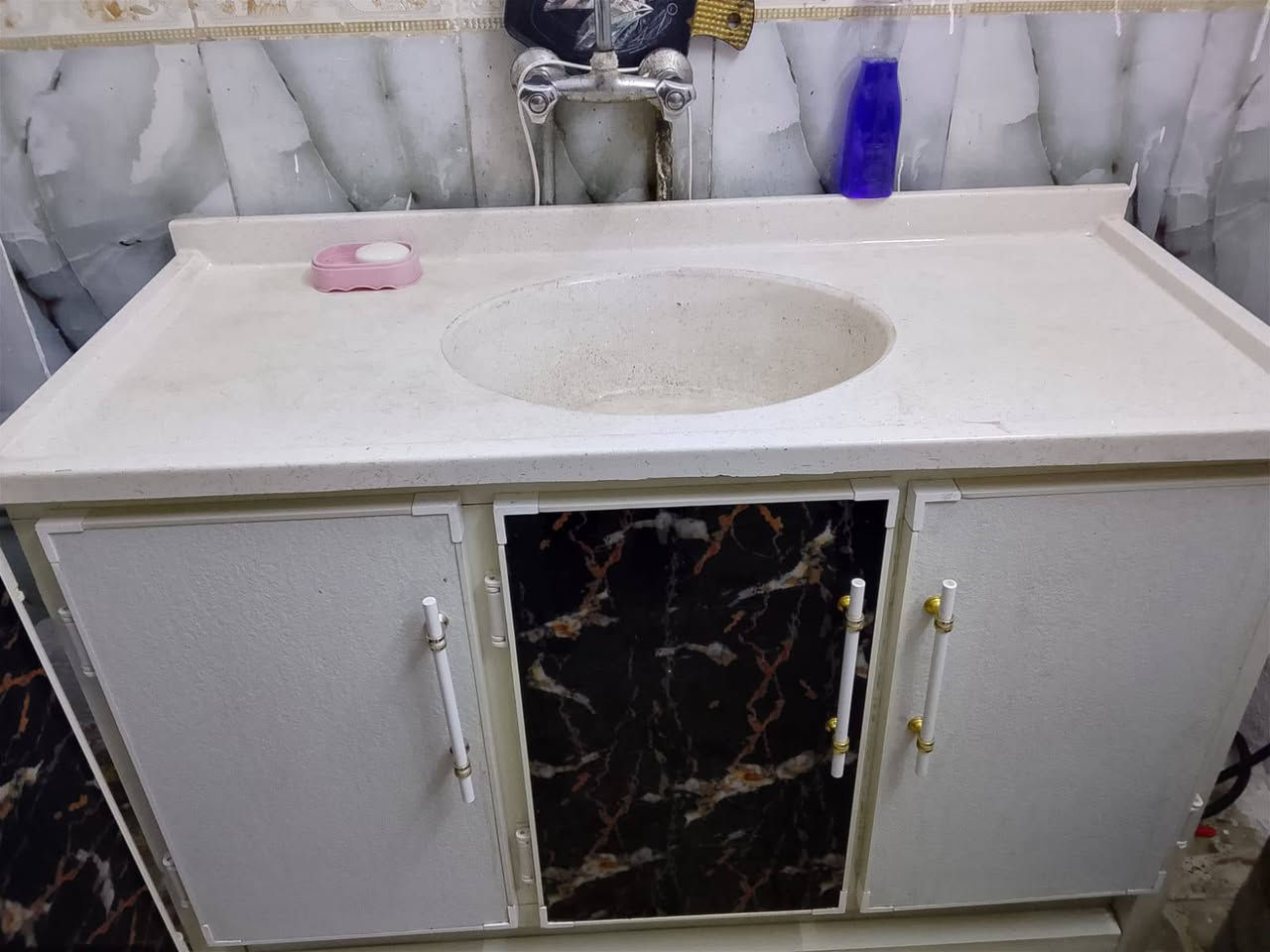 للبيع كاونتر جديد تفصال
مرمر 3قطع جديد  
الشراي يجي خاص


**إذا كنت صاحب هذا الإعلان وتريد حذفه لأي سبب، رجاءا أرسل رسالة إلى الدعم الفني**