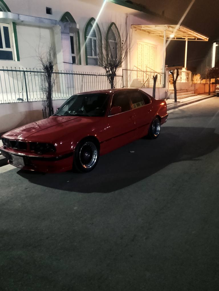 bmwمۆدێل 1989 مەکینە گاز بیلادی سەنەوی ئەسڵی لەگەڵە نرخی 30مەجالێ برایانە  
ژمارەی مۆبایل *********** طوز, صلاح الدين
