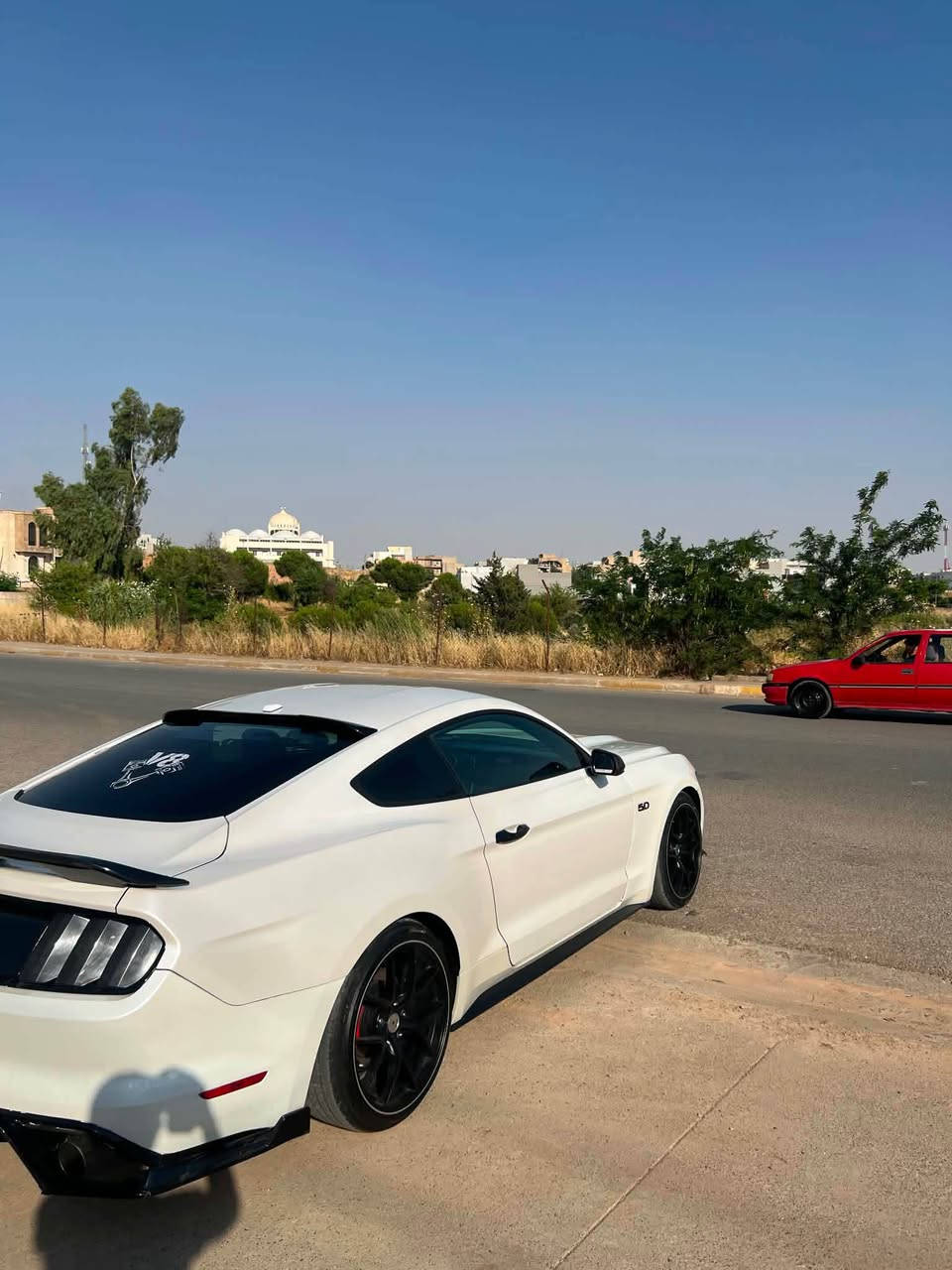 ‼️سعر جوه سوك 119 مجال حك جيه 
موستانك V6  گير عادي 
لون ابيض صدفي 
مديل 2017
بيها برمجه و كزوز كورسا كنترول 
مكينه و گير و كلاج و تبريد كله بشرط
بيها ثلاث قطع صبغ بدون شواصي 
سنويه و رقم شمالي جديد بسمي تحويل مباشر 
مكاني اربيل كويسنجاق 
***********
*********** كويسينجاك, أربيل
