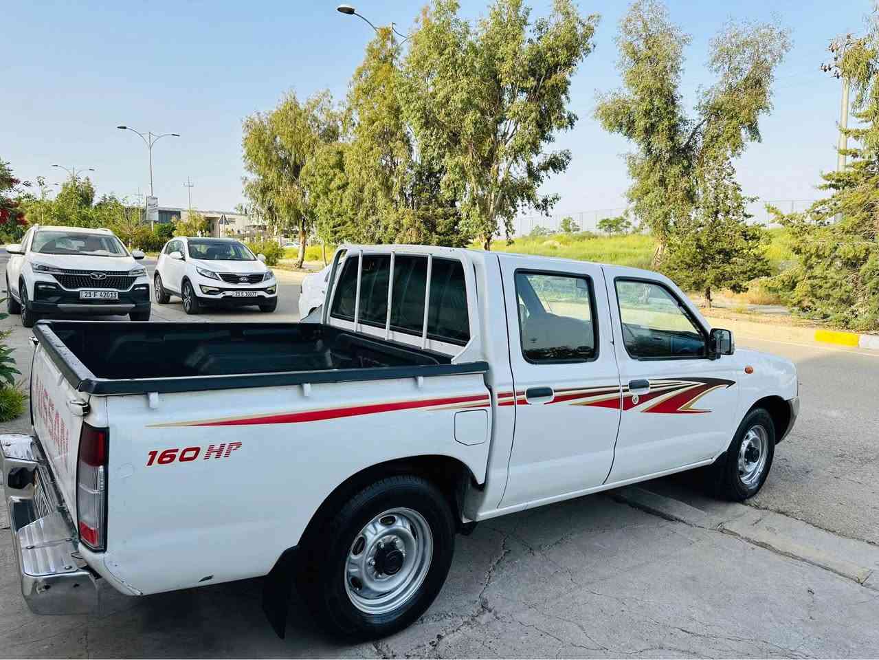 نیسان پیکاب ٢٠١٤
پارچە رەشە قرچێکی بچوکی پێشی هەیە 
هەموو گیانی بەشەرت زۆر بی عەیبە 
سعری ١١٥$
*********** م Singapore
