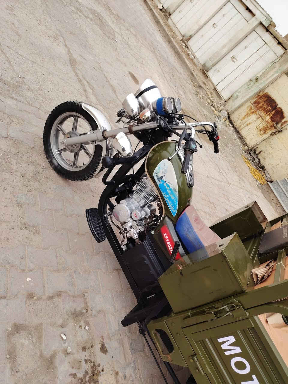 السلام عليكم اخوان دراجه للبيع الموديل 2021 المكان ديوانيه الدراجه رقم وسنويه باسمي  ما متواجد على الفيس راح اخلي رقمي وليد اتصل بخير ويدلل ***********
