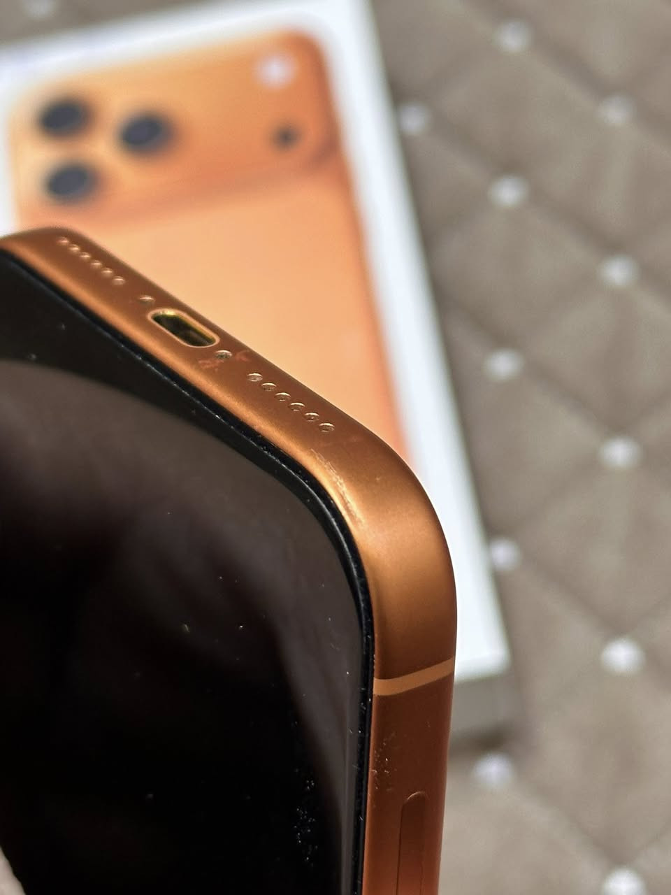 السلام عليكم ايفون 17 برو ماكس للبيع نسخة ZA ذاكرة 256 البطارية 100 مشحون 104مرات الجهاز اخو الجديد بيه بس هاي الخدشه كامل ملحقات السعر 2100مليونين وميه وبي مجال للشراي مكاني بغداد الزعفرانية ما عندي توصيل ولحد يراسل بس يسئل بس الشراي يراسل للاستفسار مراسلة الصفحة او واتساب على هاذه الرقم ***********
