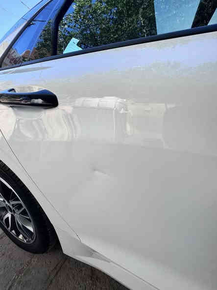 السلام عليكم كيا K5  خليجي 
موديل 2023 ...ماشيه 42 الف 
اربيل بسم شركه وع وضع الشركه 
السياره بيها صدعه بالباب الخلفي وموضحه بالصوره
ونص دعاميه اماميه فقط 
#مواصفاتها
1.شاشه
2.بصمه
3.ويل كب
4.كشنات جلد ببجي 
5.تشغيل عن بعد
6.رادوات
7.بصمة ابواب
8.صندك يفتح عن الاقتراب
9.اشاير بالمري
10. كشافات
11.بنوراما
12.كشنات كهرباء
13.حساسات خلفيه
14.هيترات بالكشنات 
15.بكلايت + مسطره لد
16.كاميرات 360 دواره 
17.هندبريك بصمه
18. اوتو هولد
مكان السياره بالنجف 
السعر 218 وبيها مجال 
***********
