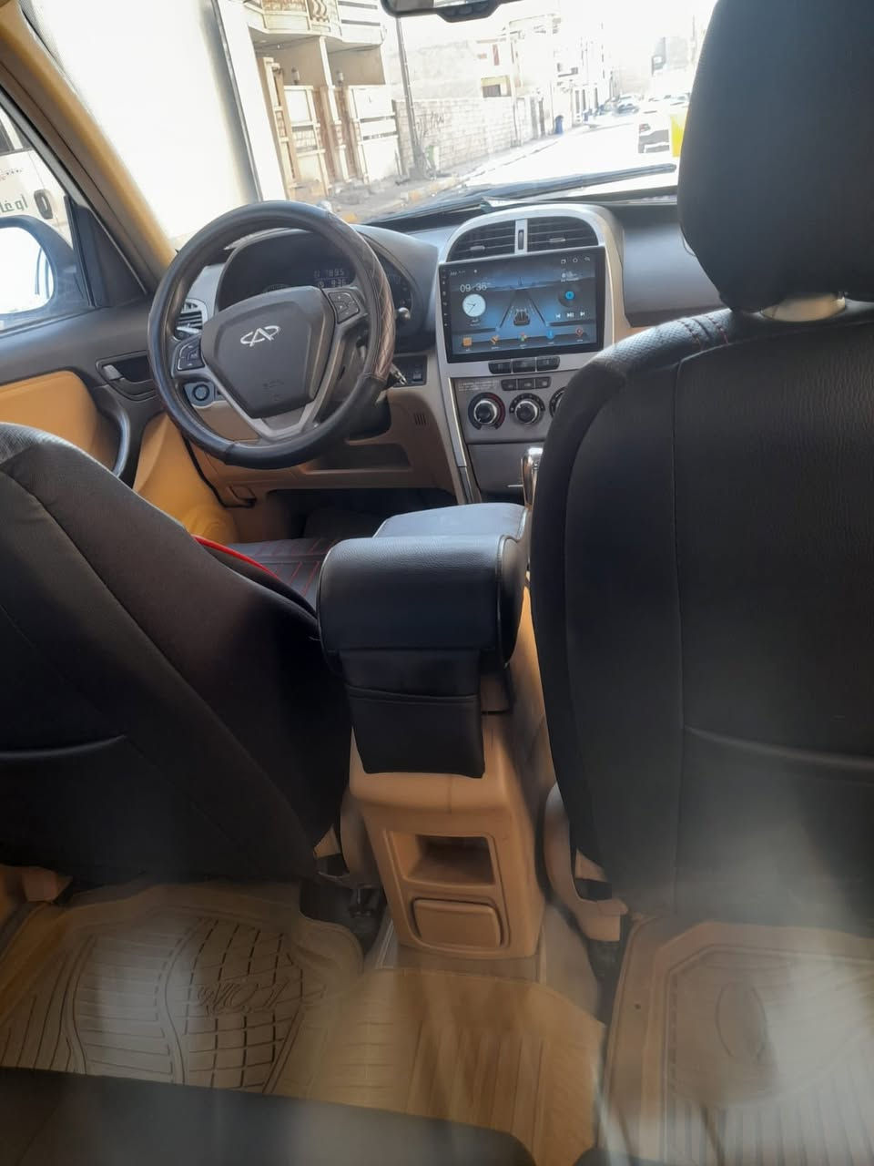 السلام عليكم للبيع شيري تيكو 2012 رقم بغداد جديد هزه جديده سنويه ل30 مكفوله لاضربه ولا صبغ سونار موجود محرك 1800 كير كهربائي سياره جاهزه مال جناي تخم تاير تبريد تدفئه كهربائيات كله شغال مكان السياره بالرمادي 
السعر 63 يي مجال بسيط 
***********
اعتذر عن البيع بالاقساط
