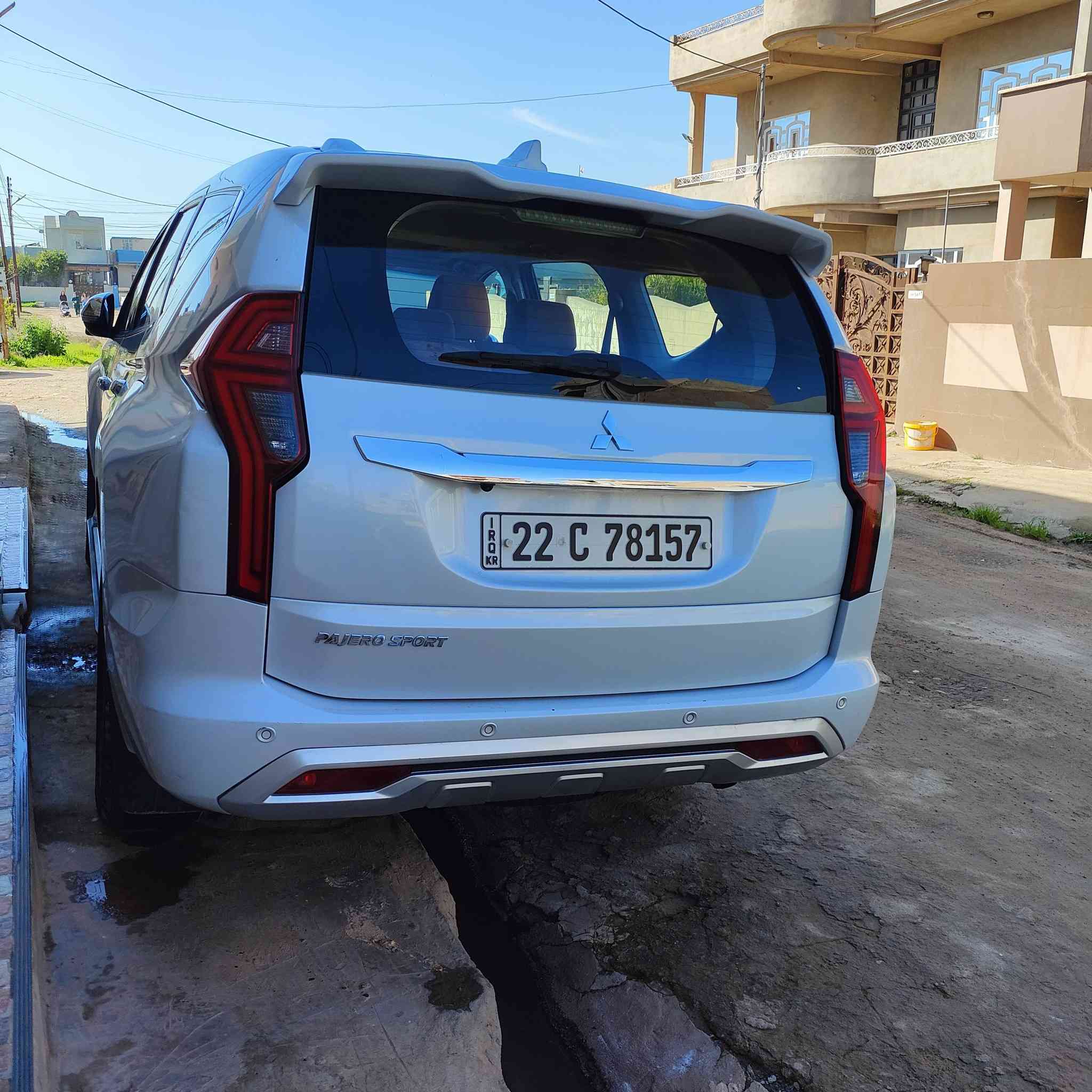 مونتيرو سبورت 2020
فول حلوة مواصفات 6 سلندر فورويل شاشة كبيره لمس كاميرا حاسه راردارت حاسات تحكمات ستريت بلوتوث اوكس كار بل 
محرك كير واير بشرط  
سيارة حيل نظيفة كلشي عل بلاد جديد 
سنوية هزة كلشي جديد مدفوع لـ
باسمي السنوية بشرط تحويل وغرامـة
سيارة مابيـها دينار مصرف كامل من كل نواحي
رقم *********** ***********
