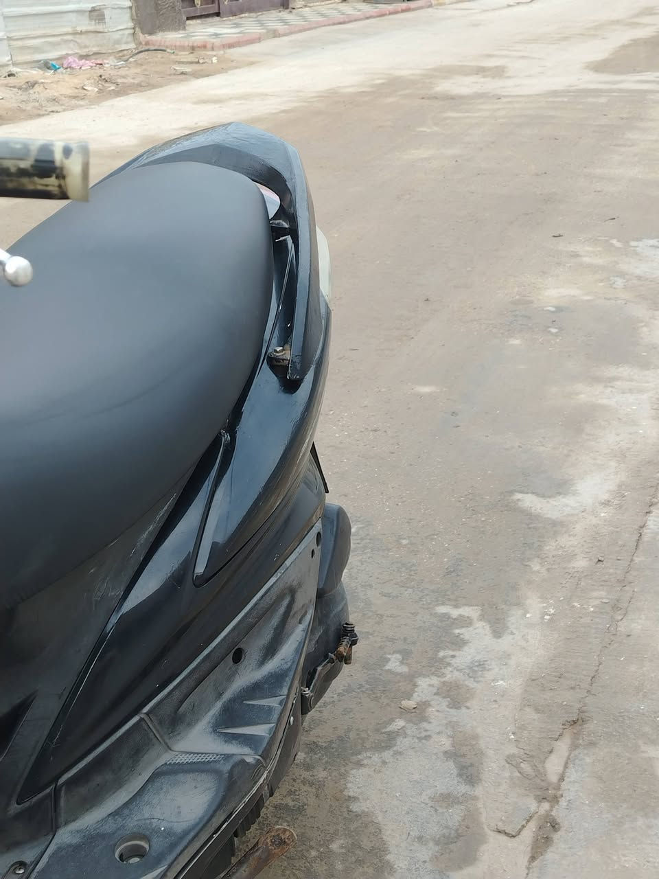 السلام عليكم دراجه سكنس للبيع
دراجه كابريته مو نوزل مامفتحوه وخير من يم الله بيها كلج امامي رياضي المكان بابل مركز المدينه  وسعرها650وبيها مجال اهل 400و500لطبون دراجه خرسه رقم تصال***********
