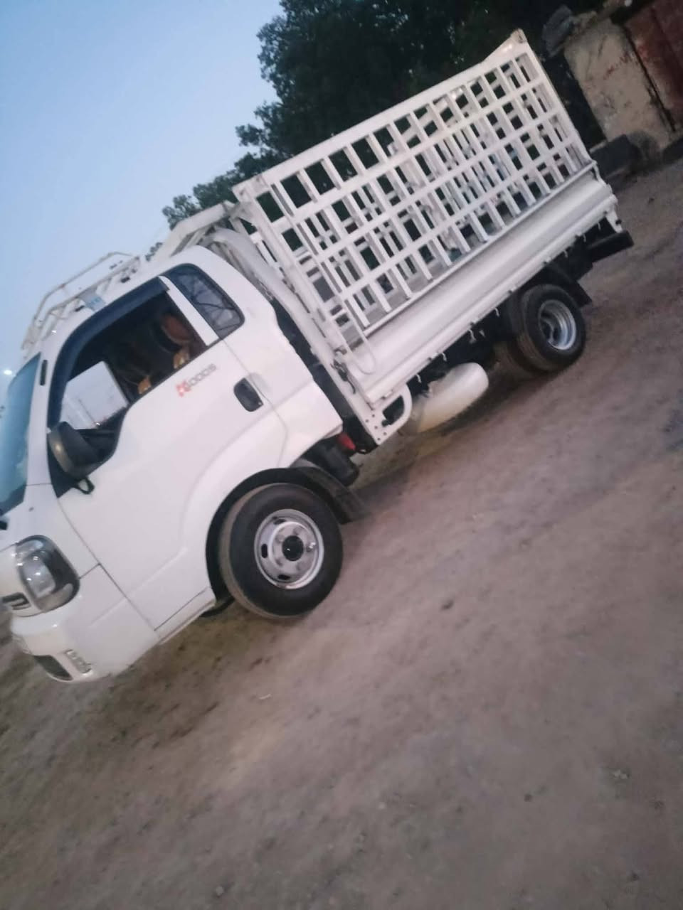 السلام عليكم كيا فحل للبيع موديل 22 ماشيه 97 رقم ذي قار نكليزي بسمي السياره مكفوله كفاله عامه من خياس وصبغ بيها ضربه جوه لغد مال السايق اثر طكه تاير وشخط الباب ولسياره بيها خيط بخار بدون تنقيص مكان السياره ذي قار قظاء الفهود السعر 160 وبيها مجال حك الجيه استفسار اكثر اتصال ع رقم 0780 141 6398
