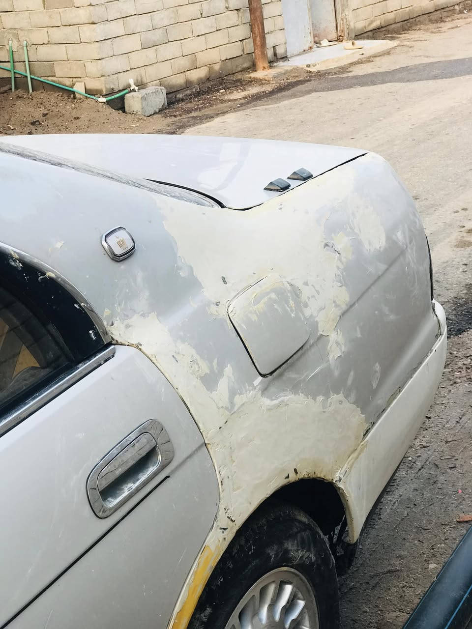 السلام عليكم سياره بطه مديل٩٣ بسمي سنويه بعد شهر وتنتهي السياره مضروبه صندوك محرك ٢٥٠٠ديلكو حداديه جديده الهاتف ***********السعر خاص
