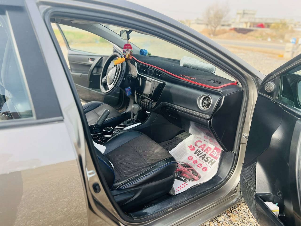 السلام عليكم كورلا ٢٠١٧ كير محرك شرط طخم تاير جديد صدر جديد فول مواصفات بصمه فتحه سلاي شفتات ستيرن مري هيترات كشانه جلد شركه ضررها ٣ قطع بدون دواخل شرط سنويه لحد ٢٠٣٠هزه جديده السياره بسمي / السعر ١٣٨ / رقمي / ***********
