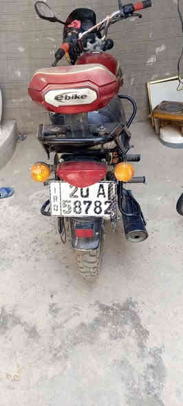 السلام عليكم ورحمه الله بوكسر 2018 رقم سنويه مكينه ما مفتوحه السعر  1400 بيها مجال بصيط 
العنوان بهرز الدواسر للتواصل***********
مكلف بلنشر
