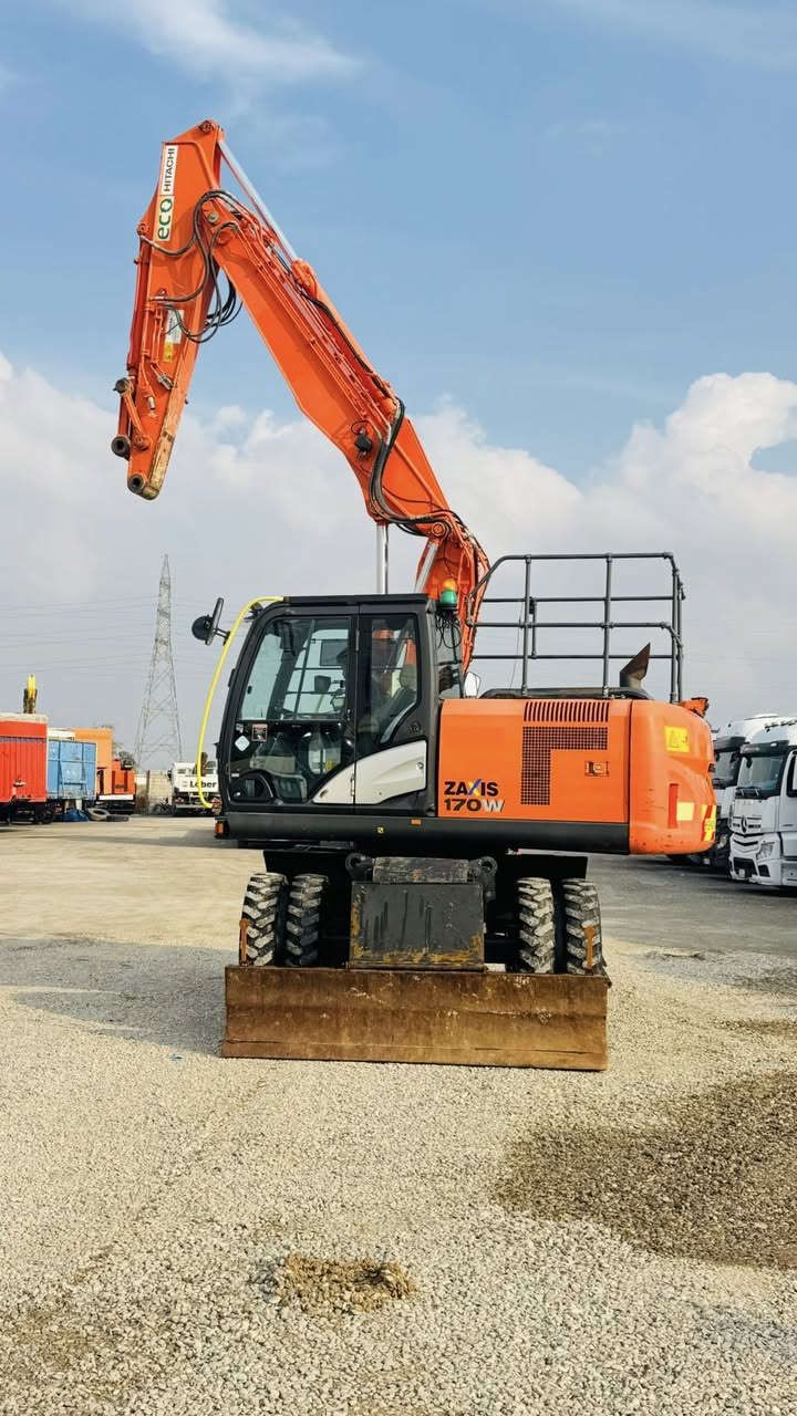 Hitachi zx170-2016-B5✅⏰8500
    معرض   محمد علي
         ☎️📱 *********** 
         ☎️📱 ***********
    ساعات:  ٩:٠٠صباحاً   -  ٧:٠٠مساء⏰
    بيع وشراء جميع الاليات الثقيله ✅
           عنوان أربيل/ شارع كركوك ✅📍
