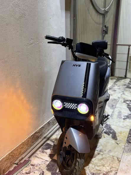 سلام عليكم 
دراجه للبيع نوع 318
دراجه جديده 
المواصفات 
لايت زنون عالي ناصي 
إشارات إماميه وخلفيه 
اضائه خلفيه 
بطاريه جديده 
كامل ملحقات /السعر 725
المكان الكريعات قرب قاهر الأسعار 
***********
