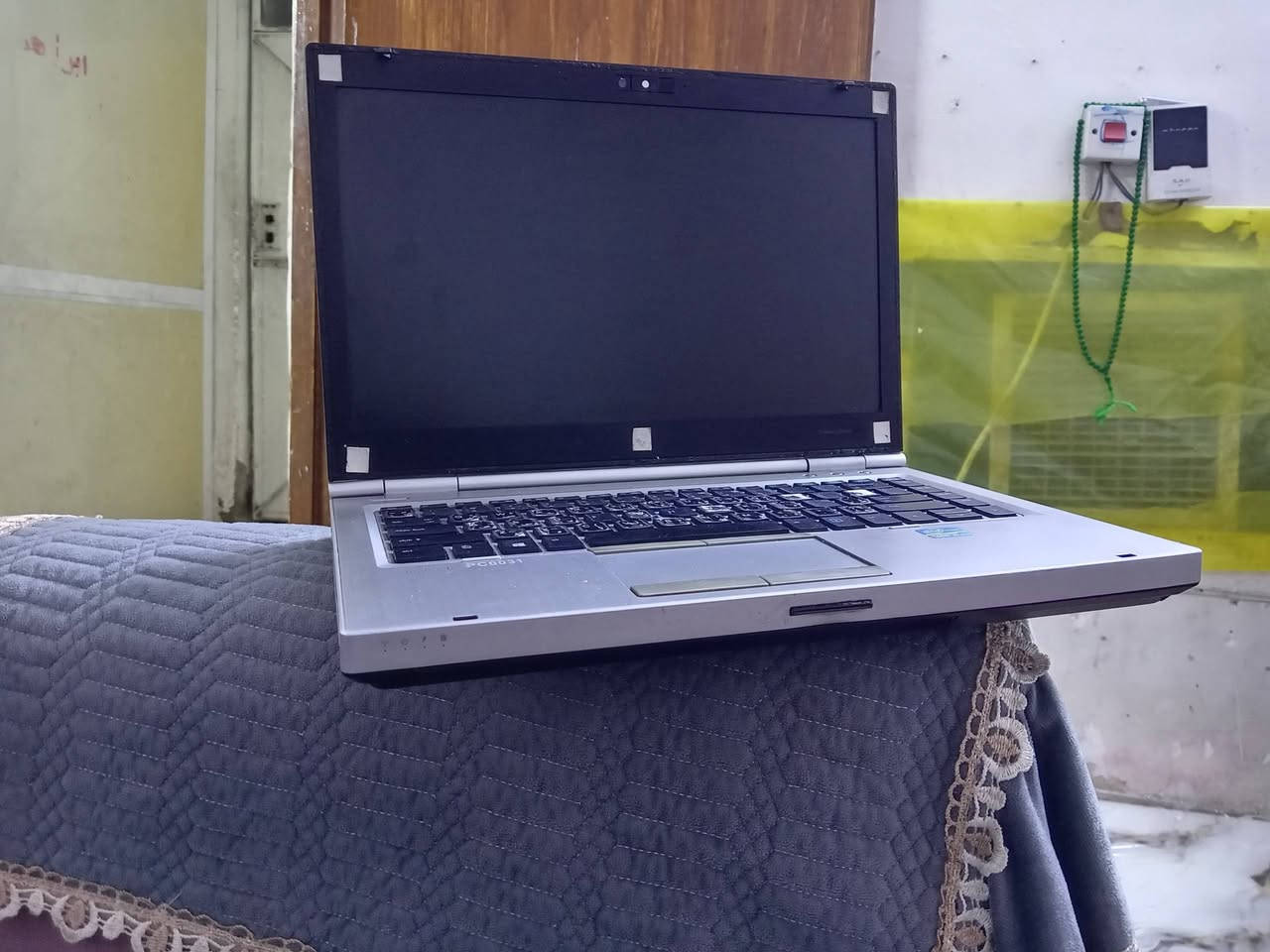 مواصفات / cor i5 جيل الثاني كرت شاشة داخلي 3000intl ، رام 8g, نوعيتها hp 8460p
تحتوي على منفذ اقراص ومنفذ vga ومنفذ يوسبي 3 ومنفذ انترنت وتحتوي على منفذ سيمكارت ومنافذ اخرى...
بيها عيب بسيط خطوط بشاشة ومرات تختفي تقريبا اذا تريد تشوف تفاصيل اكثر تواصل خاص.السعر 100 ألف


**إذا كنت صاحب هذا الإعلان وتريد حذفه لأي سبب، رجاءا أرسل رسالة إلى الدعم الفني**