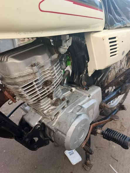 السلام عليكم دراجه للبيع سعر 350 بصره***********
