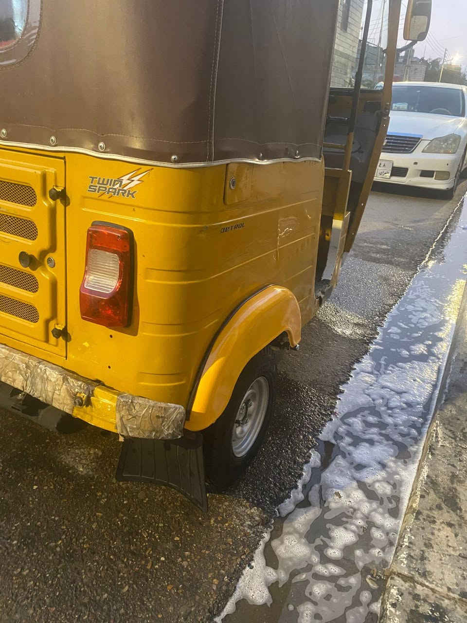 السلام عليكم
تكتك مديل 20
رقم او سنويه 
التكتك هستوهه مجفته 
التكتك حلوه تعال اوشف ابعينك 
السعر 5600 او بيهه مجال 
المكان. البصره القبله.
***********
