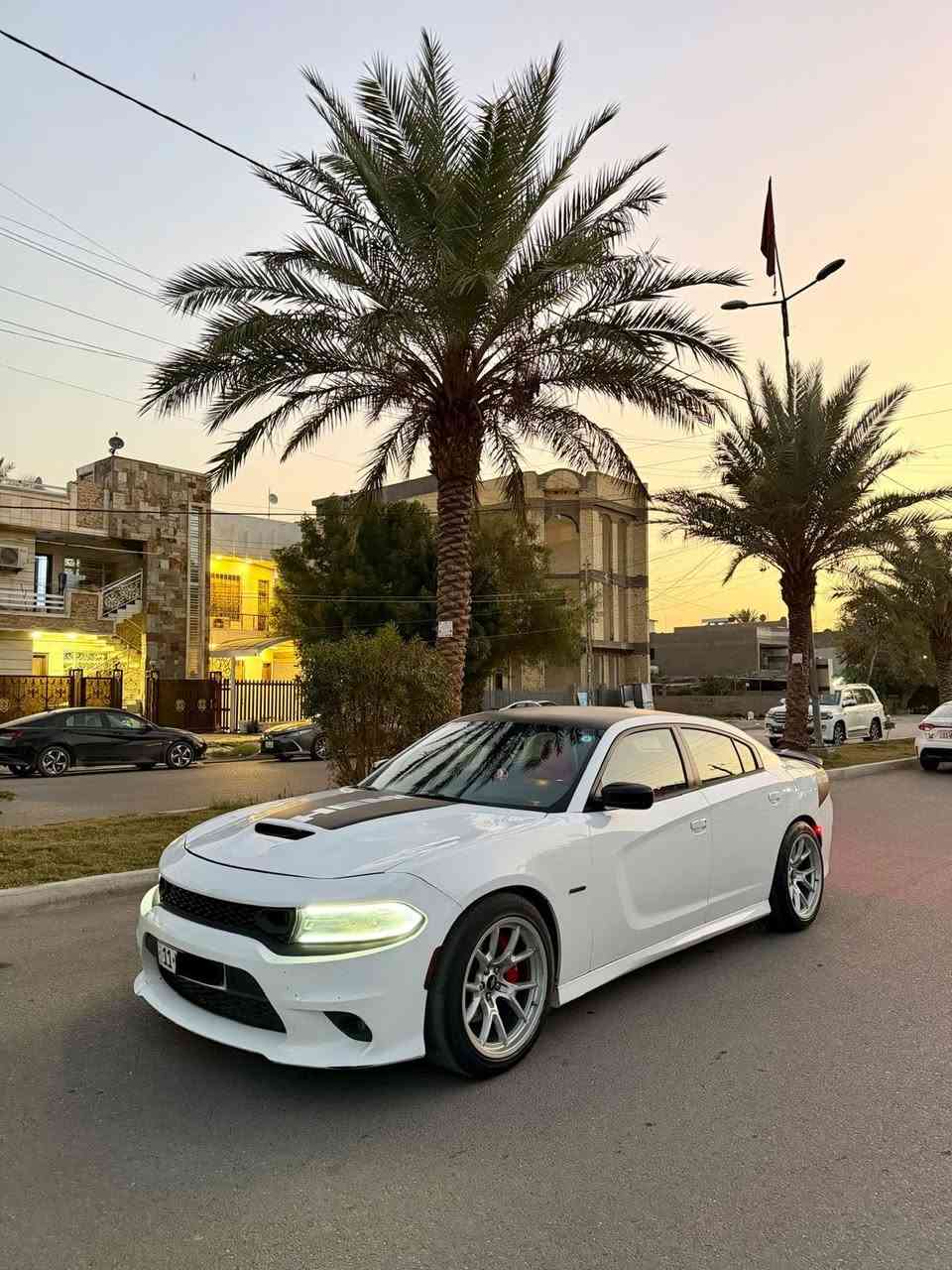 جارجر 2016 
ارتي محرك 5700💪🏻
موصفات الارتي المعروفه 
سياره جاهزه للخير ماتصرف عليه دينار 
حادث جاملغ وبنيد 
مكان السياره بغداد السيديه 
السعر 179
***********
