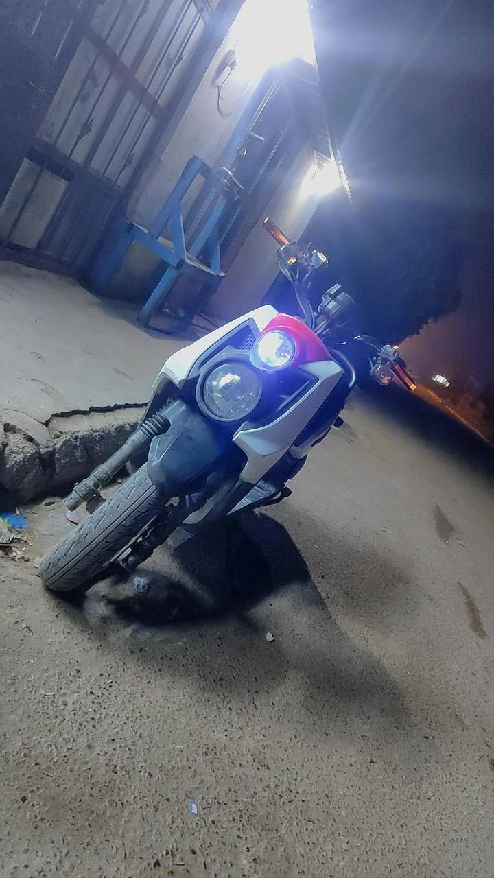 سلام عليكم .
دراجه سكنس جبلي نزلت رمبه بشهر الـ 11 
دراجه اي عيب مابيه 
مكينه مامفتوحه ولاملعوب بيه 
كلج امامي رياضي
كلج خلفي بلادي 
دراجه رزنه ومعدل وشلعه خير من الله 
السعر خاص 
الرقم ***********
