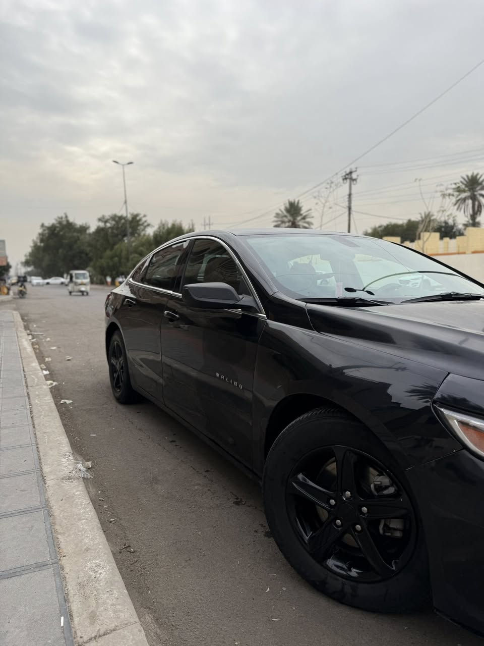 سلام عليكم
ماليبو lt
موديل 202٢
رقمها بغداد باسمي تحويل ثاني يوم 
المواصفات
محرك 1500 تيربو
بصمه تشغيل ابوابو جنطه
كشنات تدفئه + كهربائيه
تبريد قطعتين امامي و خلفي
شاشه كبيره تدعم Android Anto /play📲
خرائطGps 📍
كامره خلفيه
كروز مثبت سرعه
شاشة ظبط و اعطال بالدشبول
مانع انزلاق
حساس اطارات
و بيها بعد مواصفات
السعر 120$ بيها مجال بسيط
العنوان بغداد الغزاليع 
للأستفسار اتصال 
***********
