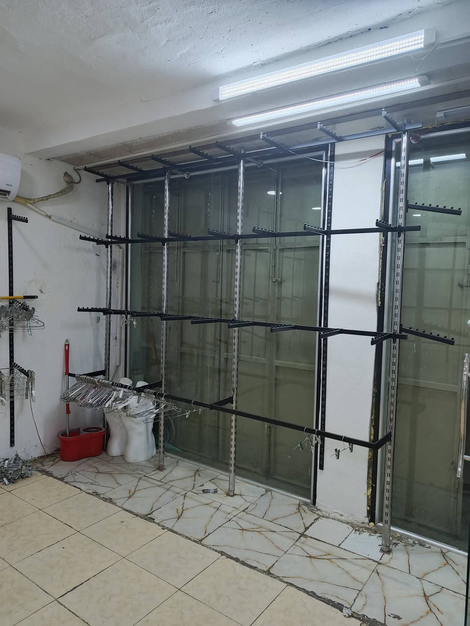 للبيع جام خانه عدد 2 وحده ثابته والثانيه باب العنوان ميسان مركز ***********
