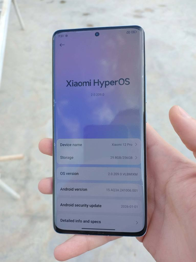 Xiaomi 12 pro 5g
فرۆشتن و گۆرینەوە
نرخ: ٢٤٥هەزار
نەکراوە و بێ عەیب بەزەمانی هەفتەیەک 
ڕام ١٢+١٢  و ٢٥٦گیگا
snapdragon 8 gen 1 ئاگر
شاشەیەکی قەوسی 2k ی ١٢٠هێرتز
کامێرای نایاب پۆترەیتی نایاب
بێ ئەشیایە درع و کەڤەری لەگەڵە 
 تەنها پشتەکەی درزی هەیە  لە رەسمەکان دیارە باقی بەزەمان 

*********** دخان, السليمانية
