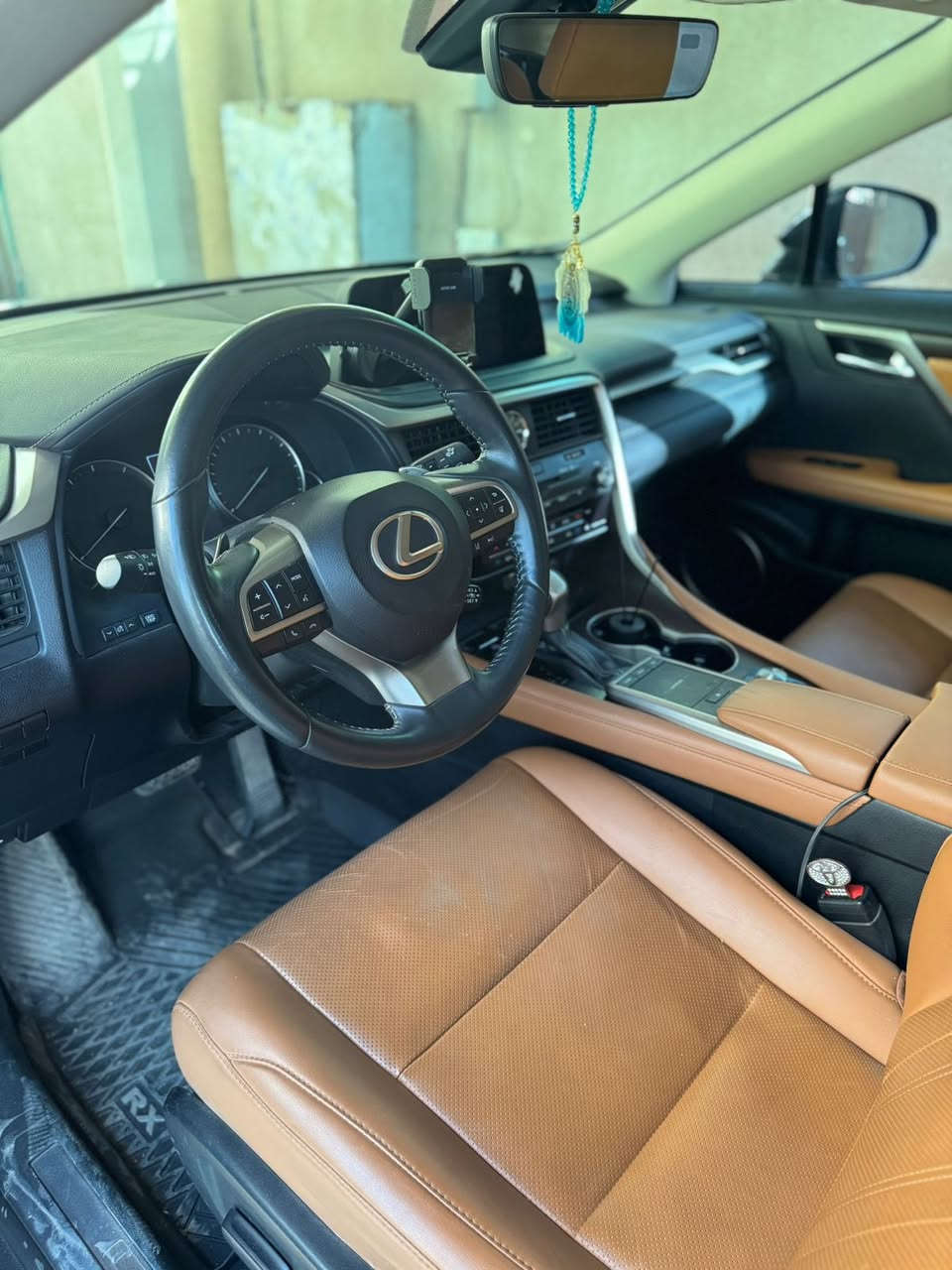 لكزس RX 350 موديل 2021 فول كامل كفالة عامة رقم اربيل لون نيلي
داخل عسلي   

السعر ٤ شدات 

للتواصل الاتصال على ***********

• ٦ سلندر بانزين سعة المحرك 3.5 لتر 

• ماشية ٤١ الف 

• كفالة عامة

• فول مواصفات للاخير 

• فور ويل 

• ثلاث وضعيات قيادة 

المواصفات الداخلية :

 •  مقاعد أمامية كهربائية قابلة للتعديل بـ 10 اتجاهات و 3 وضعيات خزن 
 
•  تدفئة و تبريد للمقاعد الامامية و الخلفية 
 
•  مقاعد خلفية قابلة للطي 
 
•  نظام تحكم بالمناخ ثنائي المناطق
 
•  ستيرن جلد مع تحكم كامل مع تدفئة
 
•  فتحة سقف  
 
•  شاشة لمس

• ماوس تحكم بالشاشة 

• انارة داخلية لمس

• صندوق كهربائي   
 
•  نظام ملاحة مدمج 
 
•  نظام صوتي من 15 سماعة
 
•  دعم Apple CarPlay وAndroid Auto 
وAmazon Alexa
 
 •  فتح وتشغيل السيارة بدون مفتاح
 
•  مرايا داخلية ذات تعتيم تلقائي

• مرايا الجانبية مساعدة للاصطفاف 

 الأنظمة المساعدة والسلامة:
 
•  نظام التحذير من الاصطدام الأمامي مع 
كشف المشاة
 
•  نظام الكبح التلقائي في حالات الطوارئ
 
•  نظام التحذير من مغادرة المسار مع المساعدة في البقاء على المسار
 
•  نظام مراقبة النقطة العمياء
 
•  نظام تنبيه حركة المرور الخلفية
 
•  نظام التعرف على إشارات المرور
 
•  مثبت سرعة تكيفي
 
•  كاميرا للرؤية الخلفية

 •  حساسات امامي خلفي 

مواصفات اضافية : 

• عدسات زينون بلادي

• تخم تاير ميشلن 

• صيانة كاملة وكالة 

• السيارة بأسمي تحول بأسم المشتري
