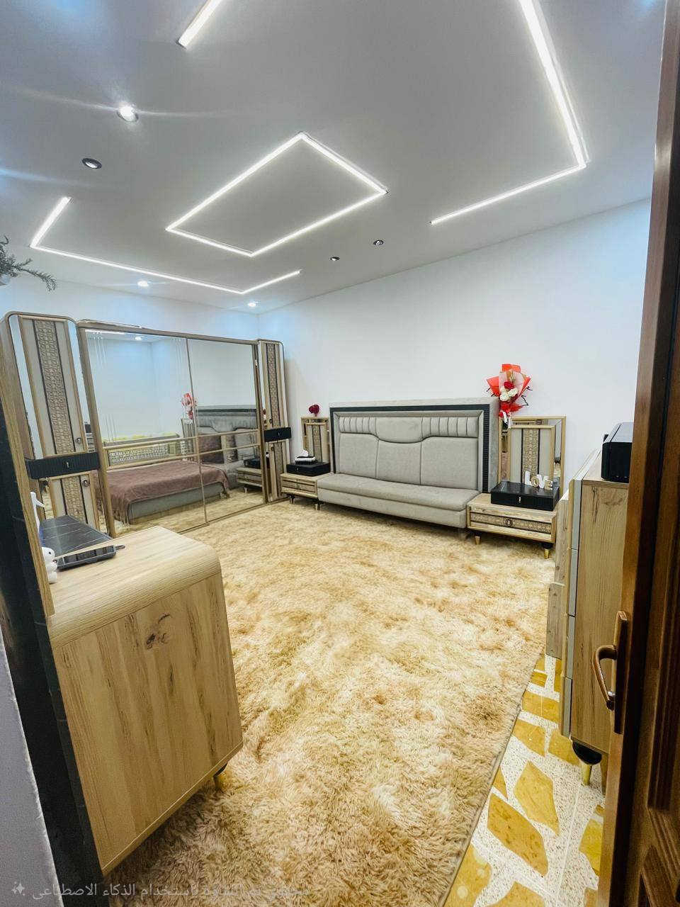 دار للبيع في حي الكندي الثانية المساحة 200 م 10 × 20 طابقين 4 غرف نوم هولين استقبال مطبخ حار وبارد بناء 2019 اتجاه قبلة ملك صرف سند . 
***********
***********
عقارات الصفوة حي المصارف
